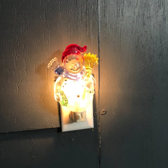 Three Night Light Christmas Snowman - Picture 5 of 6